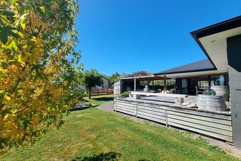 Photo of property in 14 Brooker Place, Waipukurau, 4200