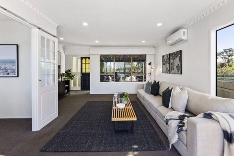 Photo of property in 27 Ferry Parade, Herald Island, Auckland, 0618
