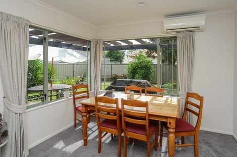 Photo of property in 12 Flemington Place, Taradale, Napier, 4112