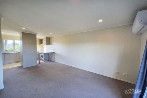 Photo of property in 3/4 Keeling Road, Henderson, Auckland, 0612