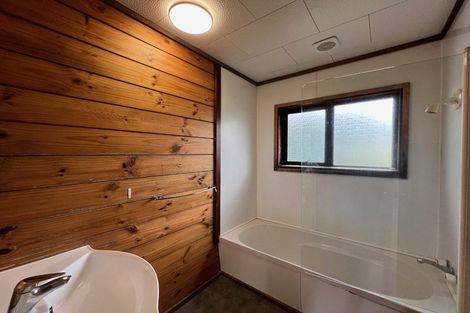 Photo of property in 1/286 Wairau Road, Glenfield, Auckland, 0629