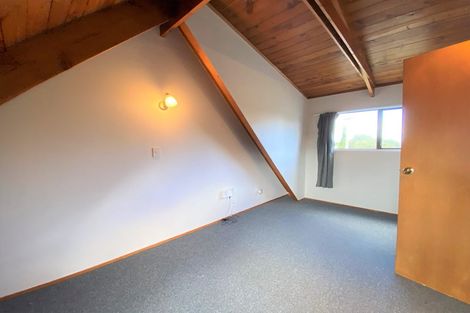 Photo of property in 5 Harrington Road, Henderson, Auckland, 0610