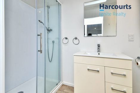 Photo of property in 8 Booker Place, Weymouth, Auckland, 2103