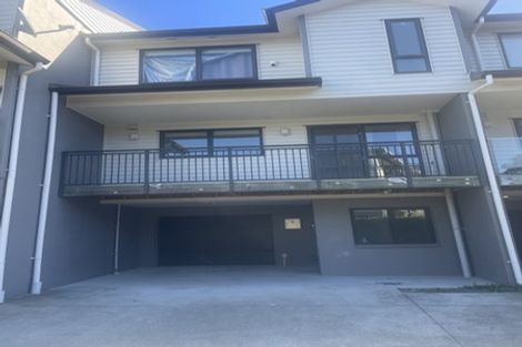 Photo of property in 5 Lilac Lane, Oteha, Auckland, 0632