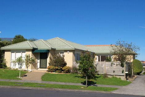 Photo of property in 2/16 Oakridge Way, Northpark, Auckland, 2013