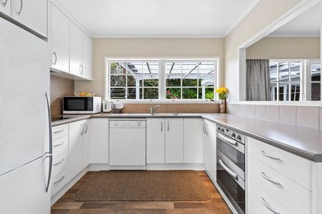 Photo of property in 71 Merriefield Avenue, Forrest Hill, Auckland, 0620