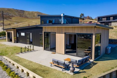 Photo of property in 31 Kirimoko Crescent, Wanaka, 9305
