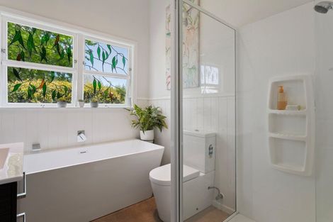 Photo of property in 11 Golf Road, Whitianga, 3591