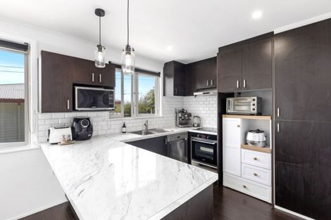 Photo of property in 1/25 Fairclough Road, Beach Haven, Auckland, 0626
