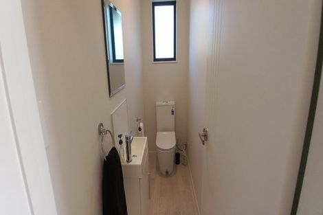 Photo of property in 2 Meenas Place, Cable Bay, 0420