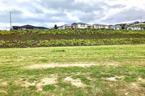 Photo of property in 117 Karepiro Drive, Stanmore Bay, Whangaparaoa, 0932