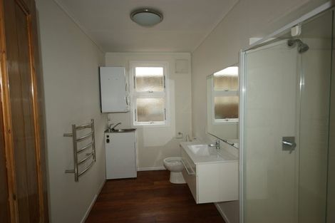 Photo of property in 20 Lyall Parade, Lyall Bay, Wellington, 6022