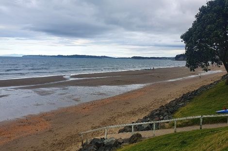 Photo of property in 24 Walton Street, Red Beach, 0932