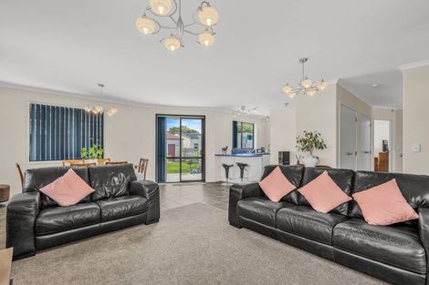 Photo of property in 1 Bream Bay Drive, Ruakaka, 0116