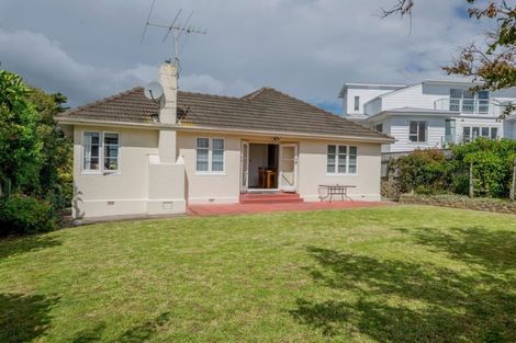 Photo of property in 95 Golf Road, Paraparaumu Beach, Paraparaumu, 5032