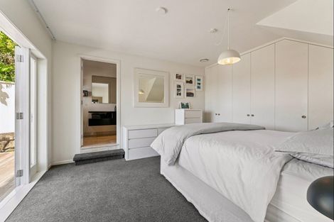 Photo of property in 8 Alfred Street, Northcote Point, Auckland, 0627