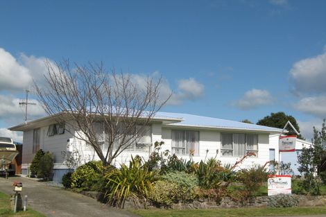 Photo of property in 17 Farnworth Crescent, Whakatane, 3120