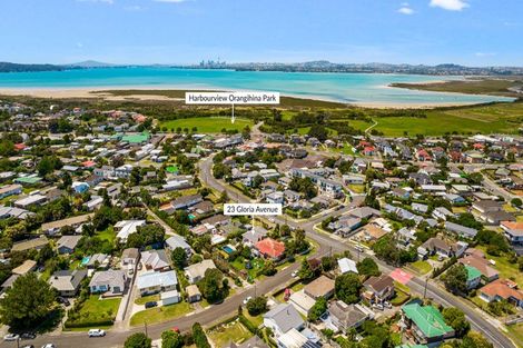 Photo of property in 23 Gloria Avenue, Te Atatu Peninsula, Auckland, 0610