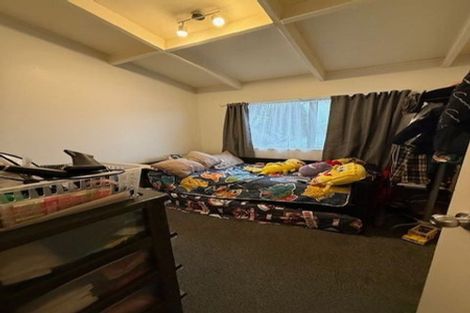 Photo of property in 16 Totaravale Drive, Totara Vale, Auckland, 0629
