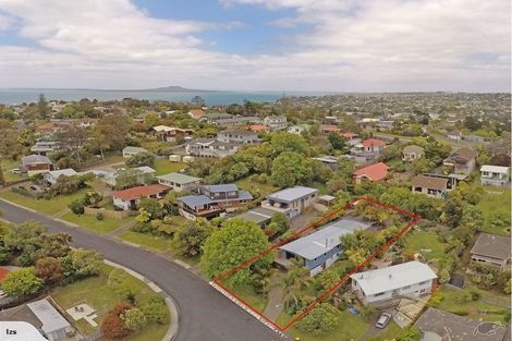 Photo of property in 24 Holt Avenue, Torbay, Auckland, 0630