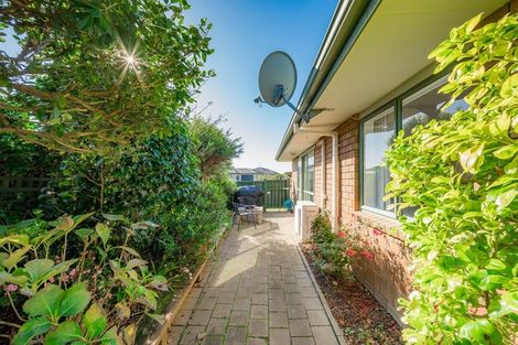 Photo of property in 7 Balmerino Grove, Waikanae, 5036