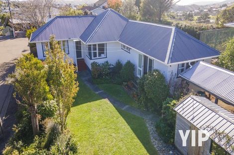 Photo of property in 10 Turville Crescent, Newlands, Wellington, 6037