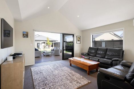 Photo of property in 6 Lewis Way, Cambridge, 3434