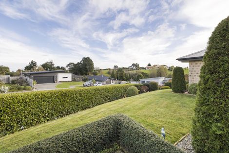 Photo of property in 28 Galea Grove, Kelvin Grove, Palmerston North, 4414