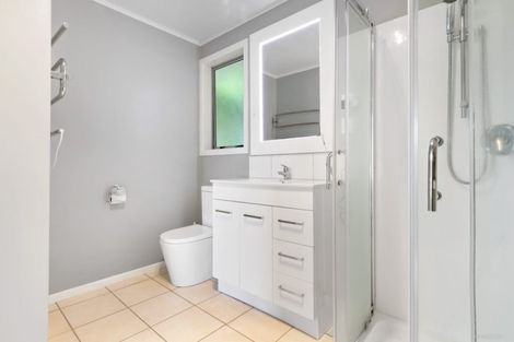 Photo of property in 170 Colwill Road, Massey, Auckland, 0614