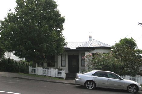 Photo of property in 46a Maritime Terrace, Birkenhead, Auckland, 0626