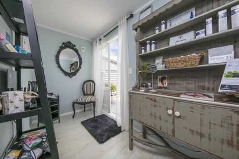 Photo of property in 105 Kaipara Portage Road, Riverhead, 0820