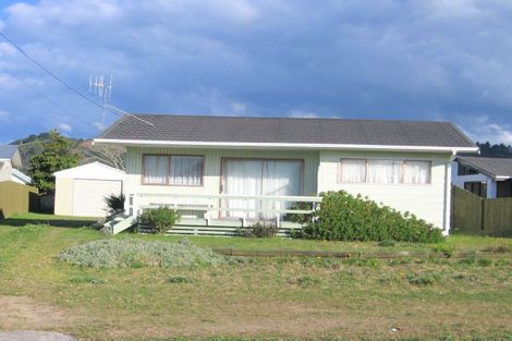 Photo of property in 304 Linton Crescent, Whangamata, 3620