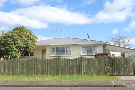 Photo of property in 13 Salas Place, Papakura, 2110