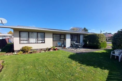 Photo of property in 2b-2c Oswald Place, Stratford, 4332