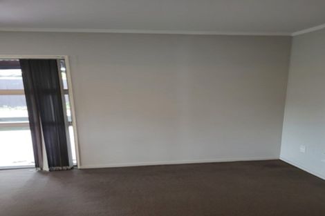 Photo of property in 15 Tiki Street, New Lynn, Auckland, 0600