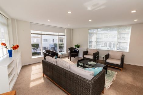 Photo of property in Wharenui Apartments, 274 Oriental Parade, Oriental Bay, Wellington, 6011