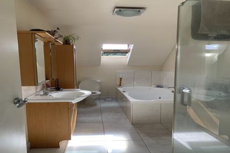 Photo of property in 253 Queens Drive, Lyall Bay, Wellington, 6022