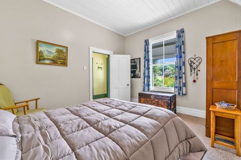 Photo of property in 225 Bridge Street, Eltham, 4322