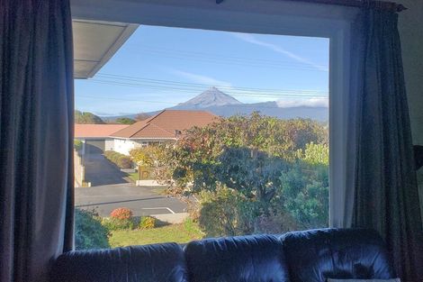 Photo of property in 1/1 Wilton Street, Westown, New Plymouth, 4310