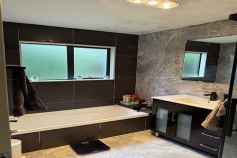 Photo of property in 12a Riverstone Drive, Riverstone Terraces, Upper Hutt, 5018