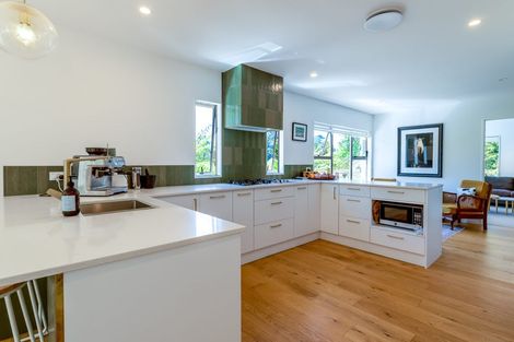 Photo of property in 46 Huia Road, Titirangi, Auckland, 0604