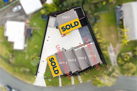 Photo of property in 2/13 Crosby Road, West Harbour, Auckland, 0618