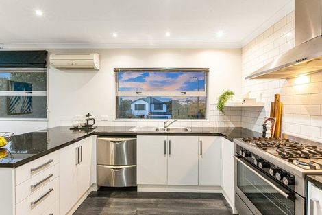 Photo of property in 38 Tongariro Drive, Aotea, Porirua, 5024