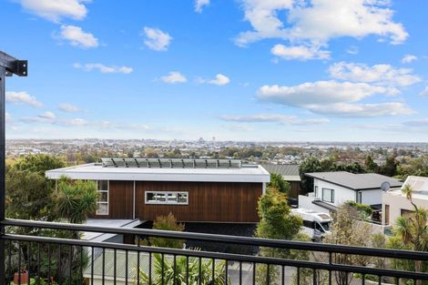 Photo of property in 14 Huntsbury Avenue, Huntsbury, Christchurch, 8022