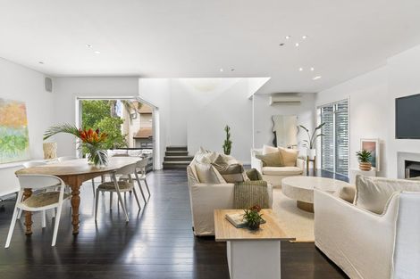 Photo of property in 1/9 Pierce Road, Milford, Auckland, 0620