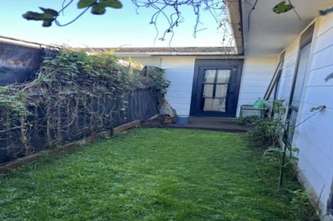 Photo of property in 2/18 Bingara Place, Favona, Auckland, 2024