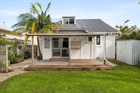 Photo of property in 295 Aberdeen Road, Gisborne, 4010