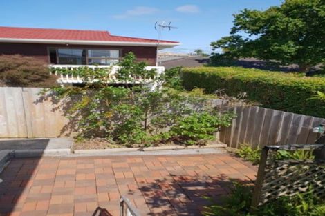 Photo of property in 9 Lex Avenue, Green Bay, Auckland, 0604