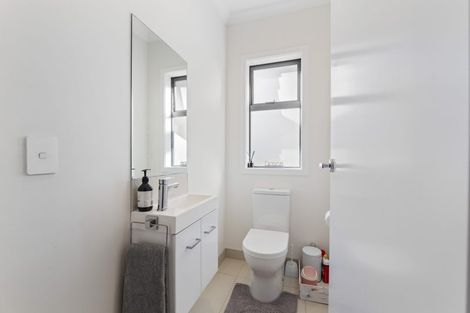 Photo of property in 4 Fern Lane, Whalers Gate, New Plymouth, 4310