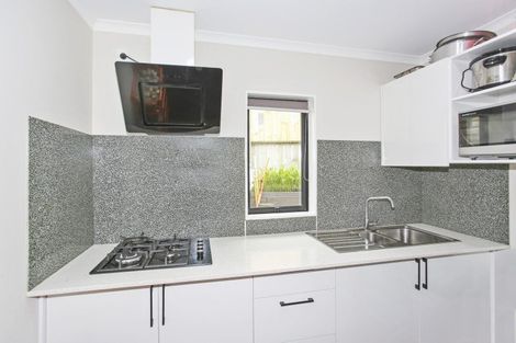 Photo of property in Oakwood Manor, 608c Massey Road, Mangere, Auckland, 2022